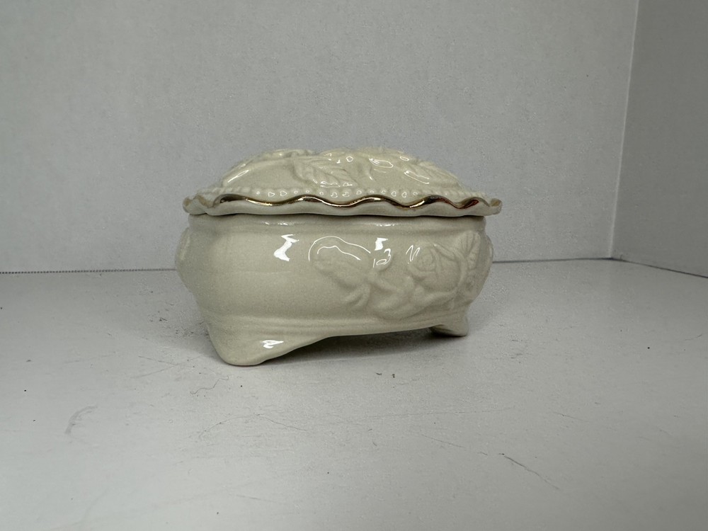 Vintage Ceramic Glazed White Footed Trinket Box With Gold Rimmed Lid Preowned