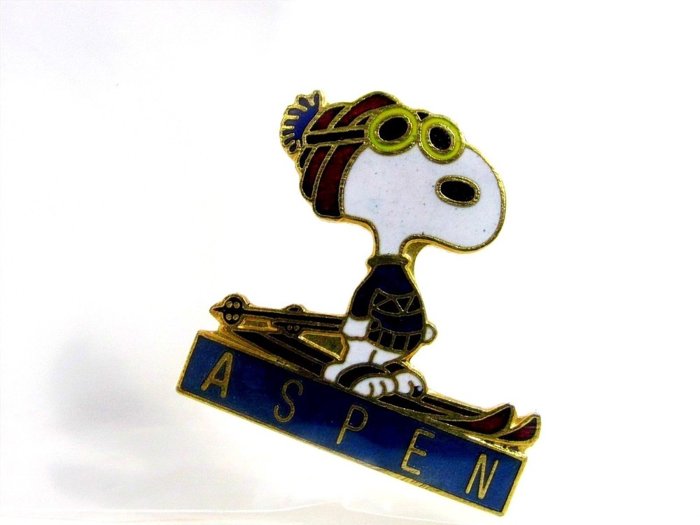 Snoopy Peanuts Charlie Brown Aviva Cloisonne Jewelry Vintage Pin Figure 1975