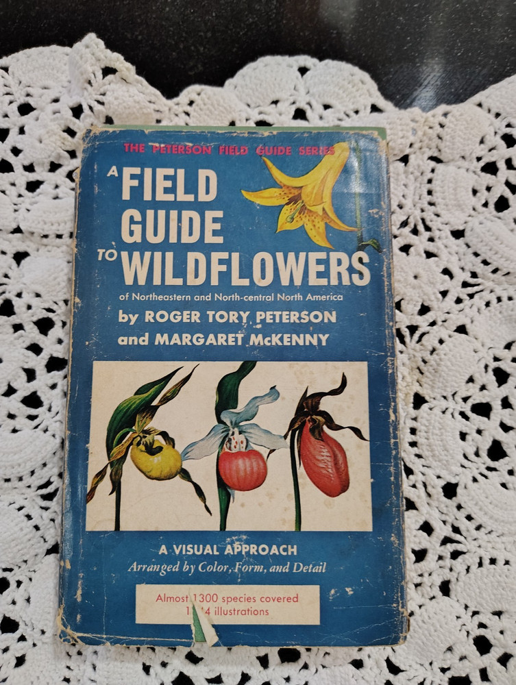 A Field Guide to Wildflowers Roger Peterson Margaret McKenny Vintage 1968 HC