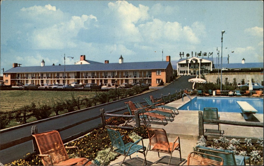 Highspire Pennsylvania Holiday East Hotel pool 1950-60s cars vintage postcard