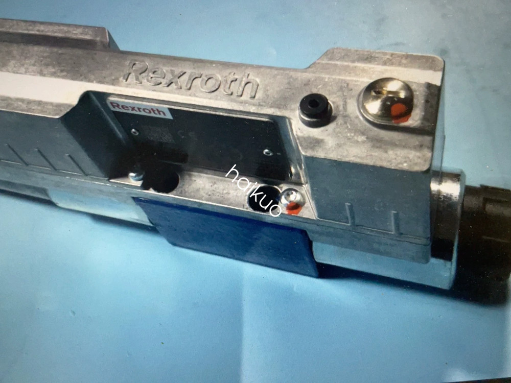 R901517458 4WREE6V1-32-3X/M/24F1 Rexroth  proportional valve NEW