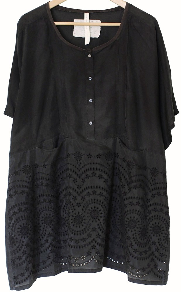 VINTAGE JOHNNY WAS Black SILK TUNIC Blouse Top EYELET EMBROIDERED POCKETS Sz XL