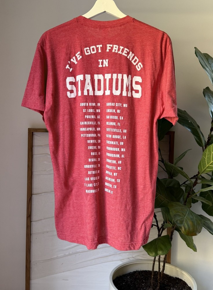 GARTH BROOKS Concert Stadium Tour 2 Sided Red T-Shirt Tee Shirt Size Large L