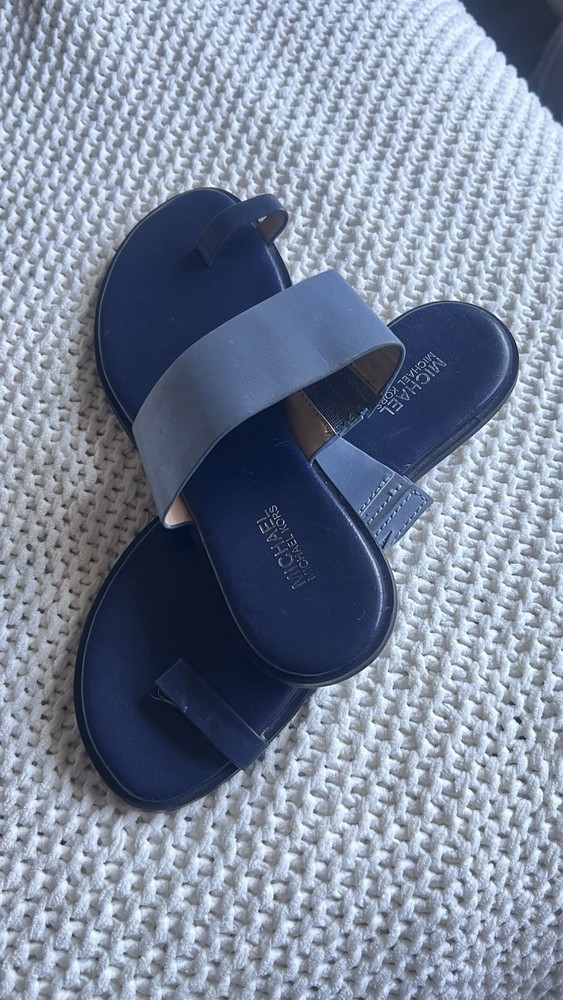 Michael Kors Toe Ring Sandals Size 6.5 Navy And Light Blue