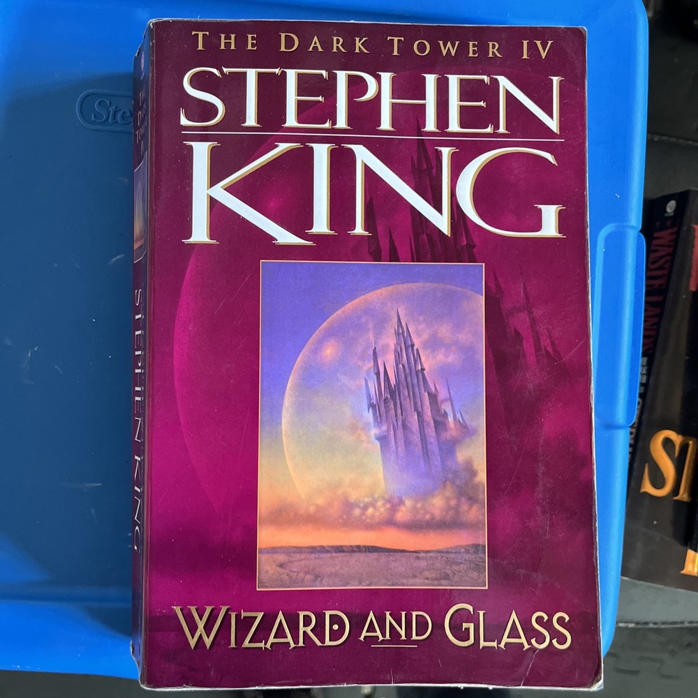 The Dark Tower IV: Wizard And Glass by Stephen King 1st Plume Print 1997