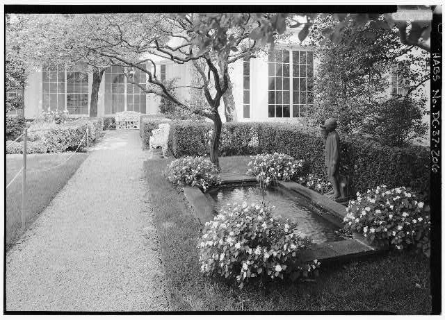 Photo:Washington DC White House Jacqueline Kennedy Garden Pond 1960s