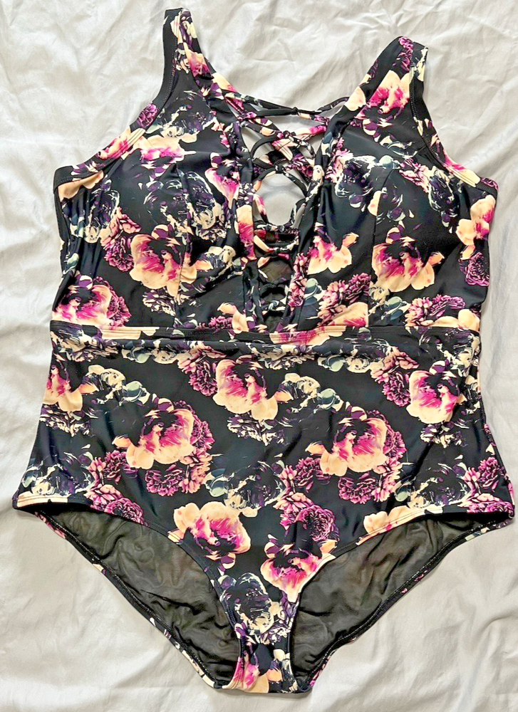 EUC Women's Torrid Size 3 Floral One-Piece Deep V Lattice Slim Fix Swimsuit