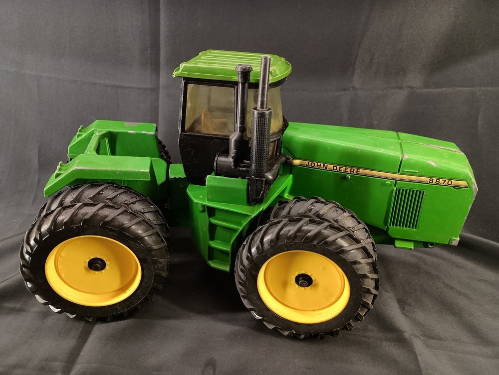 Vintage Ertl John Deere 1/16 - 8870 4WD Tractor Large Size - Die Cast Metal