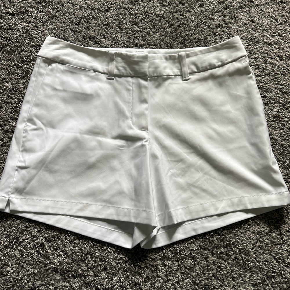 Nike Golf Dri-Fit White Bermuda Shorts Womens Size 6 Athletic Fit Flat Front