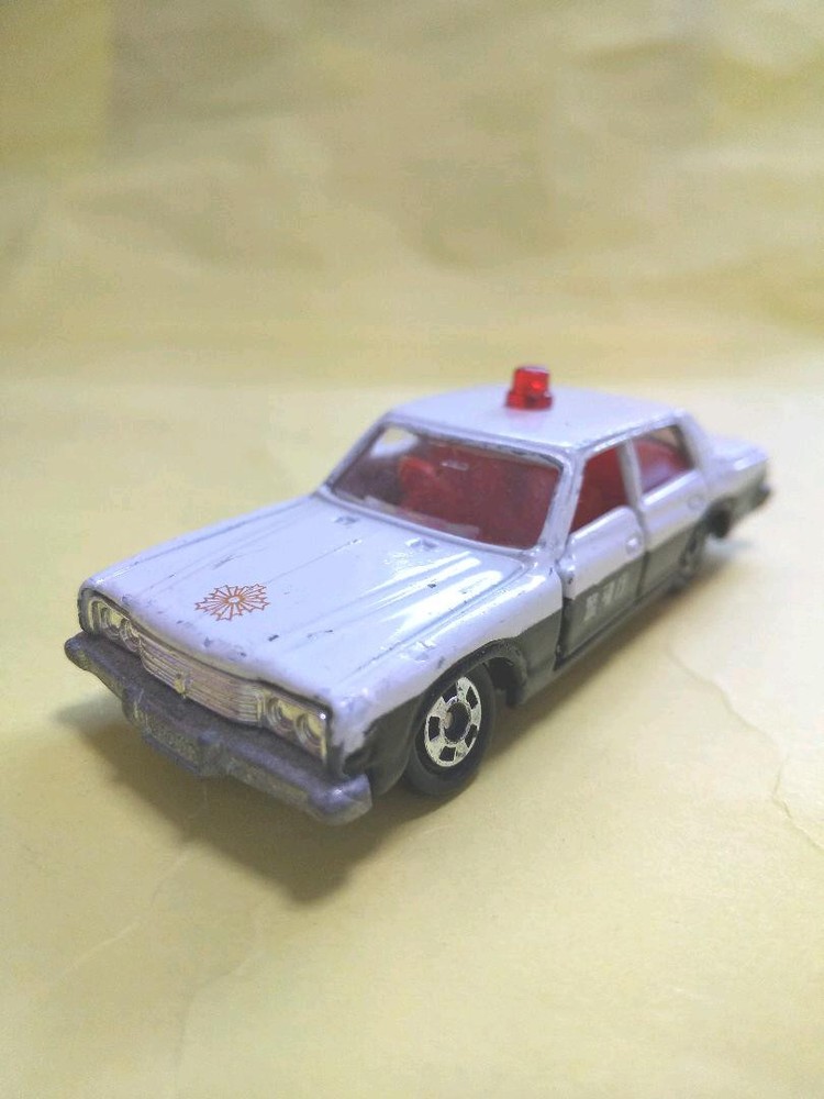 Tomica Toyota Crown Police Car Toy Car/No Battery