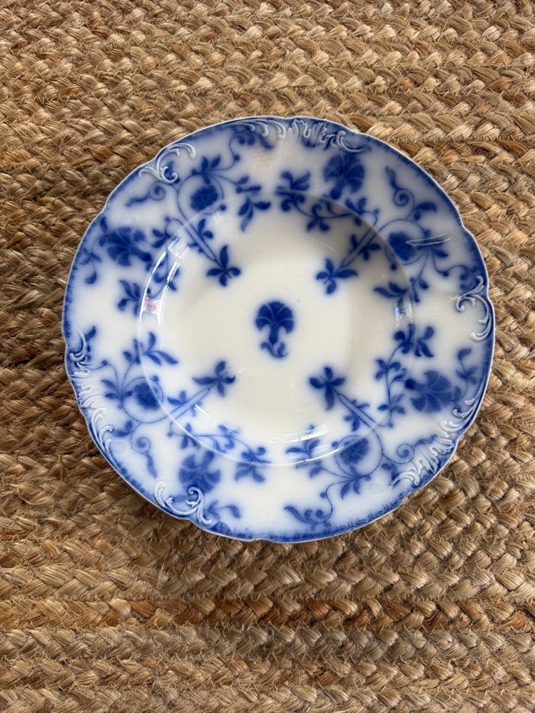 J&G Meakin Flow Blue Colonial 9-inch Bowl