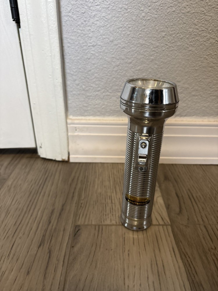 Vintage Rayovac Sportsman 1960’s Flashlight Uses 2- D-Cell Batteries.