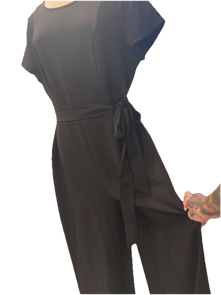 Woman’s Lane Bryant Black Wide Leg Jumpsuit W/ Tie On Waist Size 14