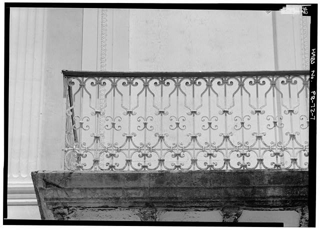 7. SOUTH SIDE, DETAIL BALCONY RAILING - Casa Fernando Vendrell, 3 Calle Amor,