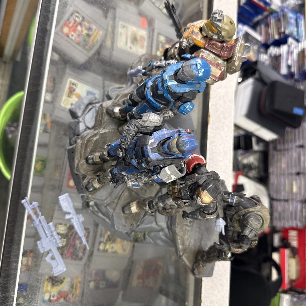 Halo Reach Noble Team Legendary Limited Edition Statue Read