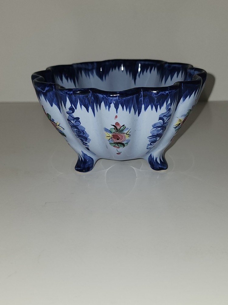 Vestal Alcobaca Portugal Pottery Footed Blue Bowl #565 Hand Painted Floral 5