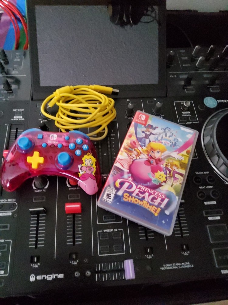Princess Peach Showtime With Wried Princess Peach Controller