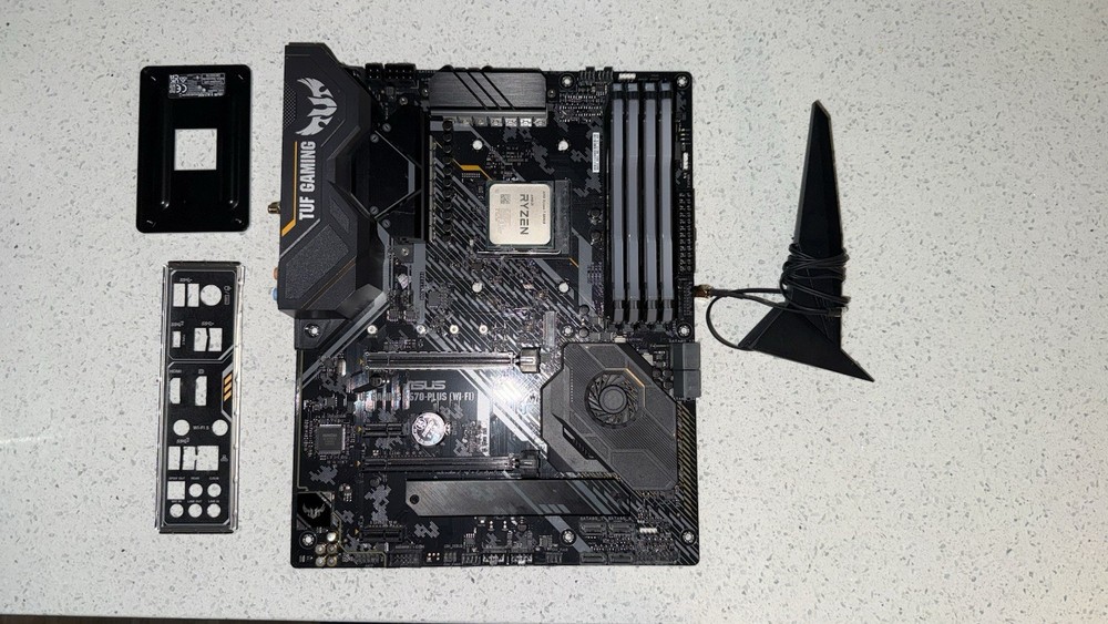 Motherboard Combo Ryzen 7 5800x With 32GB DDR4 Corsair 3200 ASUS X570-plus WiFi
