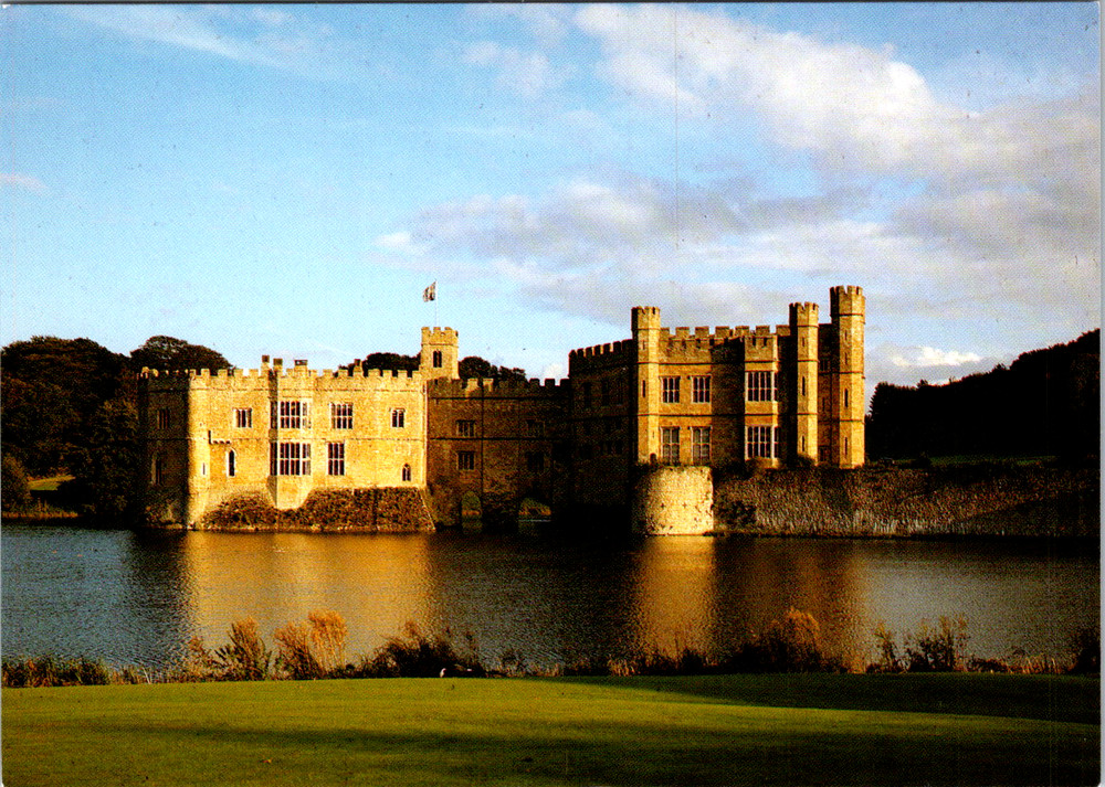 Vintage Postcard Leeds Castle Maidstone Kent England
