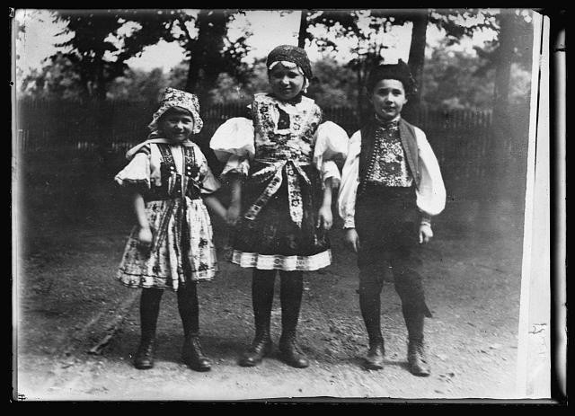 Czecho Slovakia Merchant Children 1919 Three Little Children Folk Costume