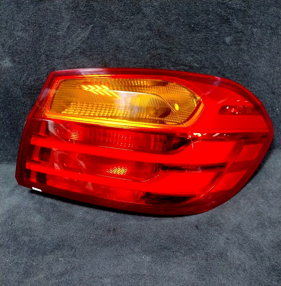 BMW O/S F32 F82 M4 Rear Lamp  Light Side Panel Right  Tail light 7296098 4 SERIE