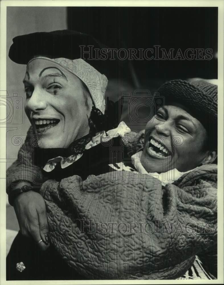 1980 Press Photo Howard Samuelson & Pamela White on stage in 