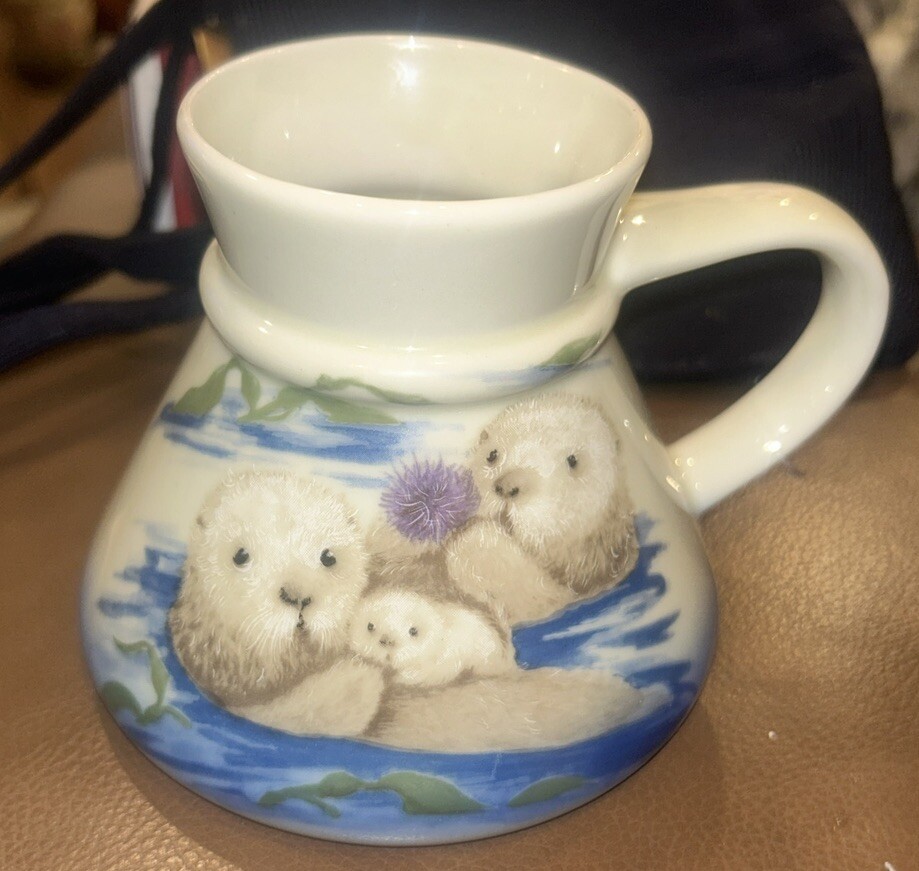 Vintage Otter Non Slip Car Travel Mug