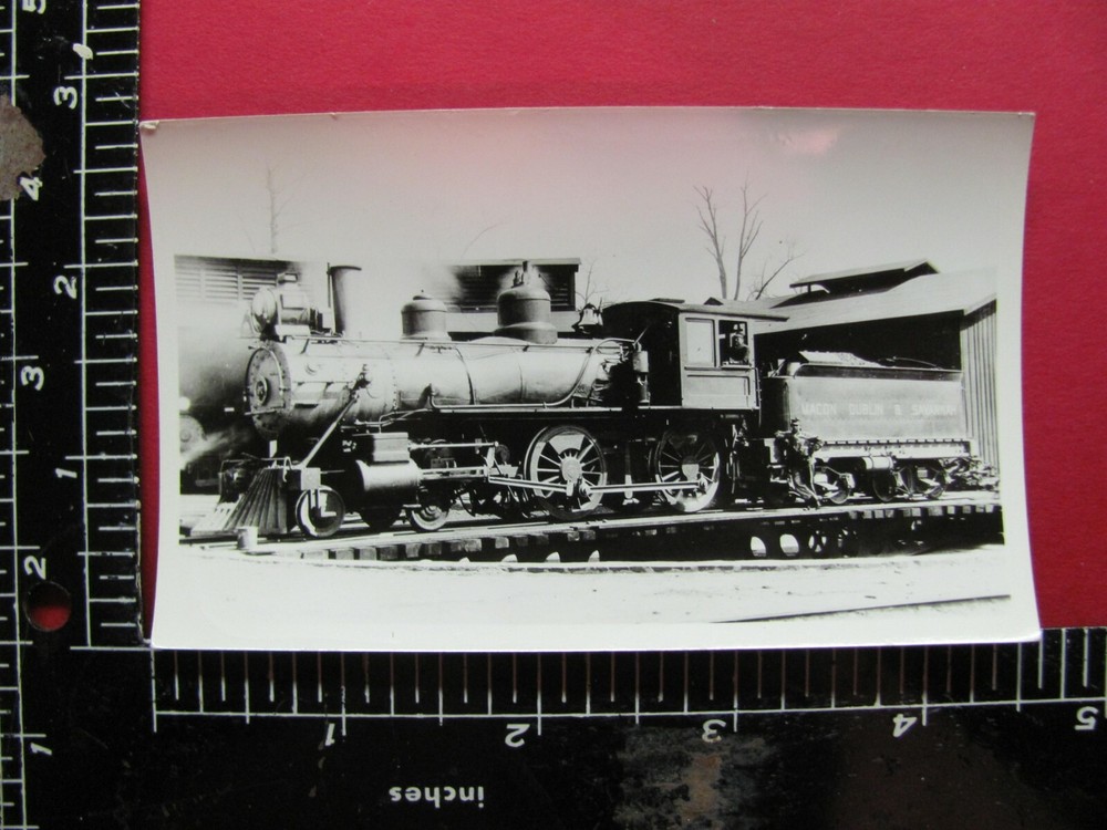 OLD PHOTO of  MACON DUBLIN & SAVANAH RAILROAD 4-4-0 LOCOMOTIVE #97 ON TURNTABLE
