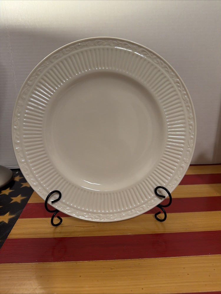 RARE FIND Mikasa Italian Countryside PLATINUM, 11 1/8