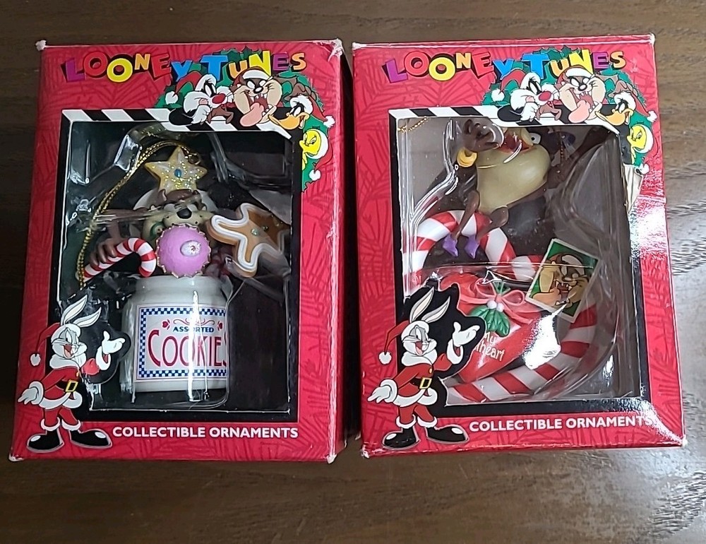 Looney Tunes Collectable Ornaments 1996 Tazmanian Devil Warner Bros Lot of 2