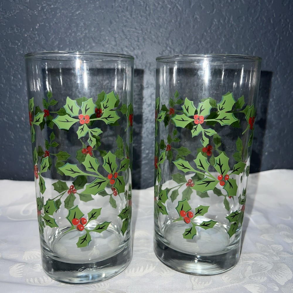 Set of 2 Vintage Holiday Holly Berry Leaves Christmas Tumblers Glasses Red Green