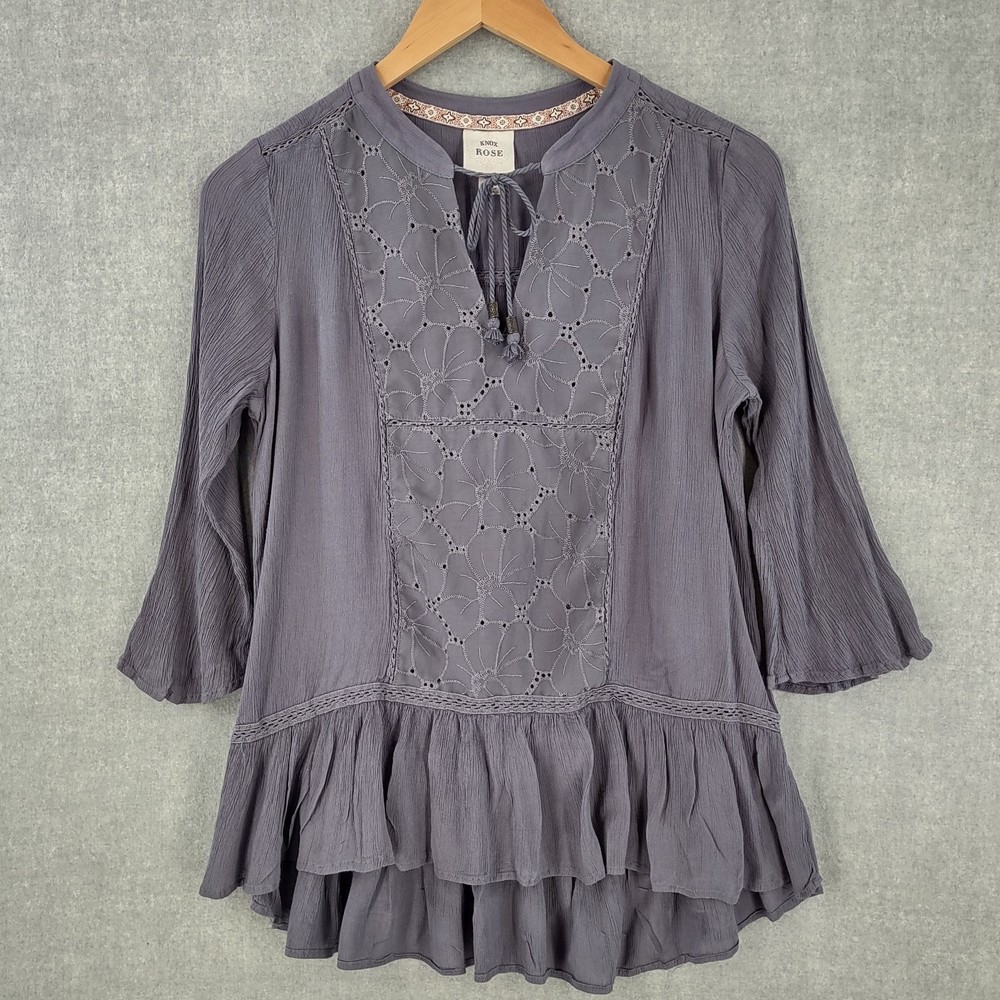 Knox Rose Top Large Gray Crinkle Rayon Eyelet Ruffled Bohemian Tasseled Tunic