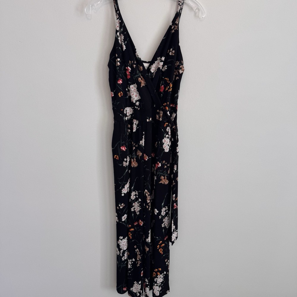 Kaileigh Black Floral Wide Leg Jumpsuit Medium Sleeveless V-Neck Pockets Women’s