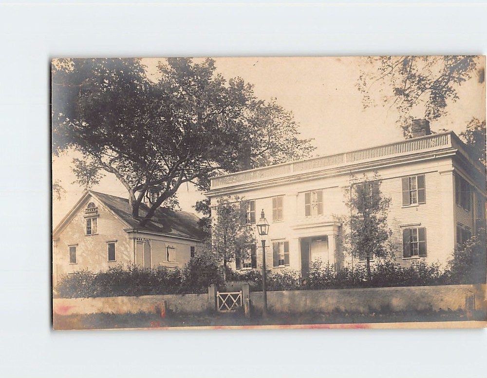 Postcard Vintage Picture of an Old House / Establishment