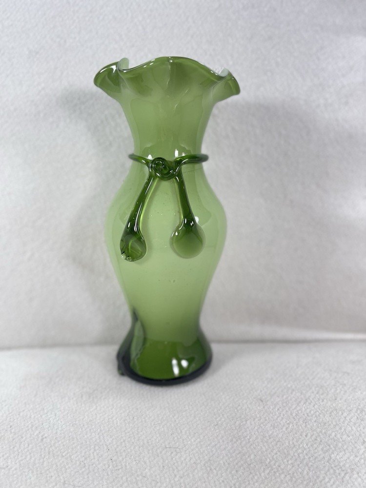 Vtg Murano Style Handblown  Green Glass Vase Ruffled Rim Glass Ribbon Accent 8”