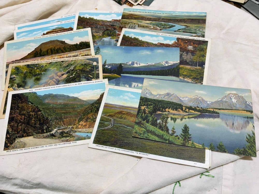 Lot of 12 Wyoming vintage Postcards Mic of used and not used 1930's