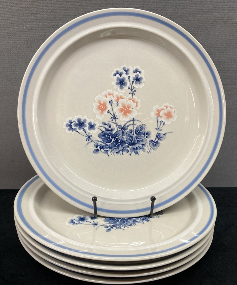 Newcor Regal Stoneware Japan Floral Bouquet Dinner Plates 10.75” Set of 4