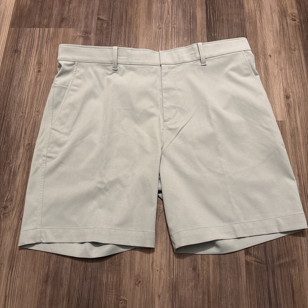 Nike Chino Shorts Men, Size 38, Light Grey Standard Fit Performance Stretch Golf