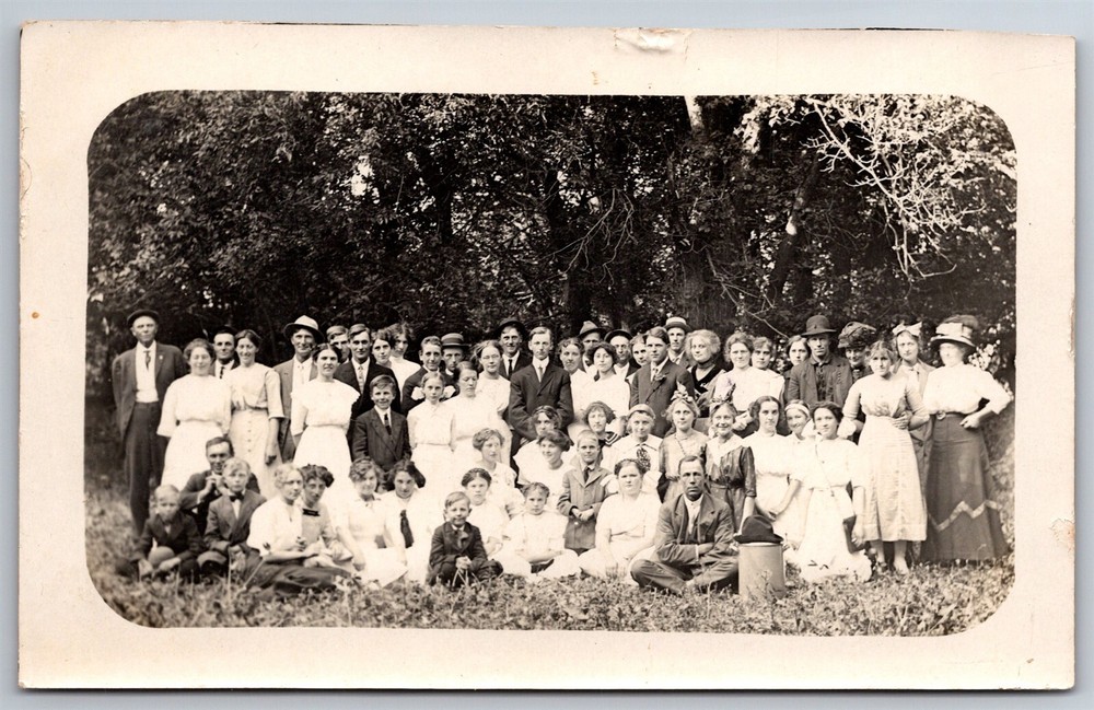 RPPC An Elm Grove Crowd At YPL Group Photo C1913 Real Photo Postcard AB18
