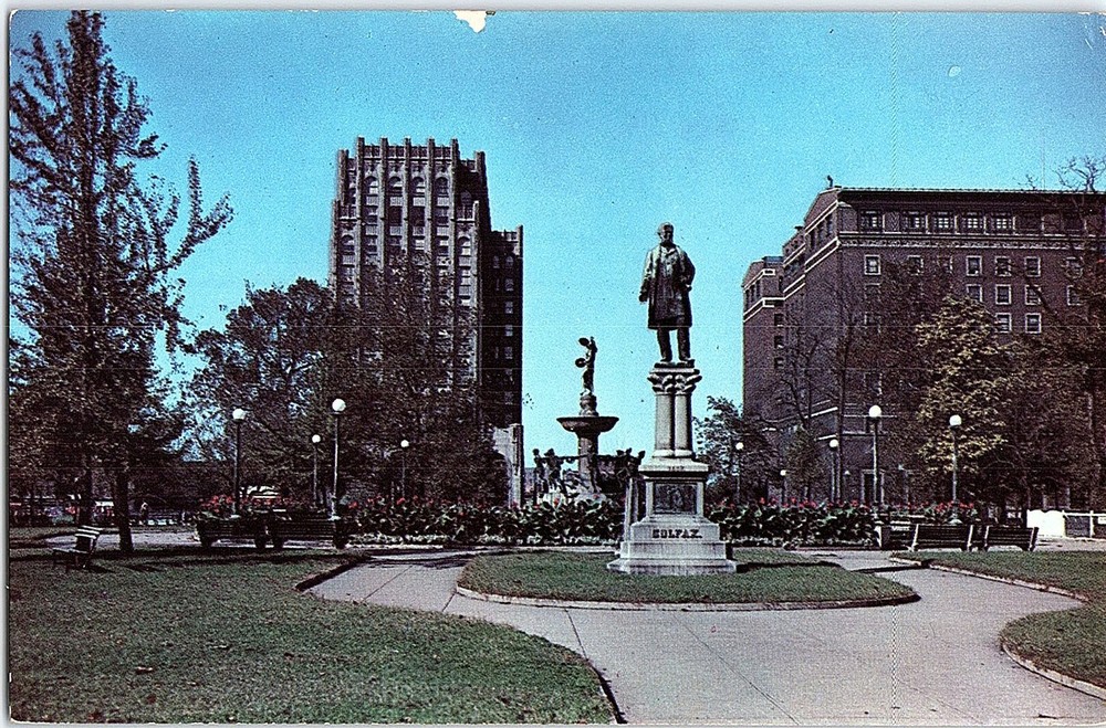 Chrome MONUMENT SCENE Indianapolis Indiana IN m/09 AH9138