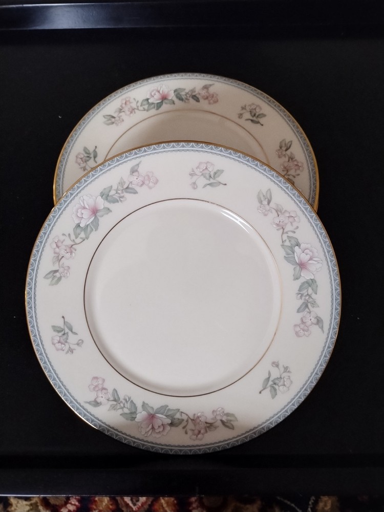 Lenox SERENADE Salad Plates 8 1/4 Inches Set of 4 EUC