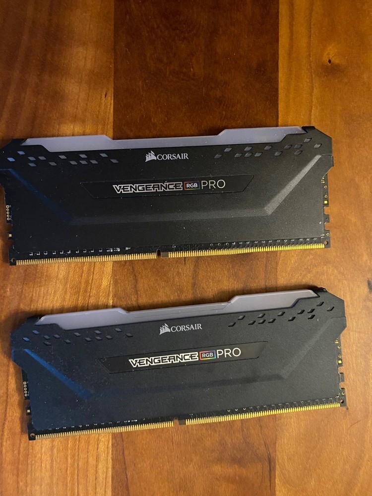 Corsair Vengeance RGB Pro 16GB (2x8GB) DDR4 3200MHz CL16 RAM CMW16GX4M2C3200C16