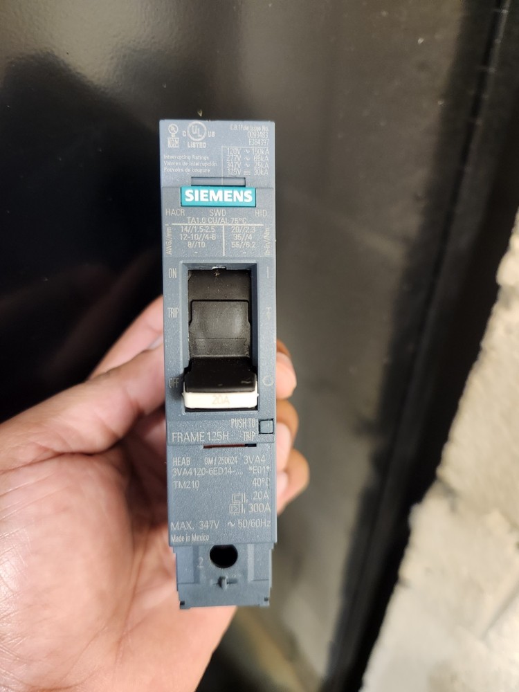 Siemens 3VA4195-4ED14-0AA0 - 15A 1 Pole Molded Case Circuit Breaker