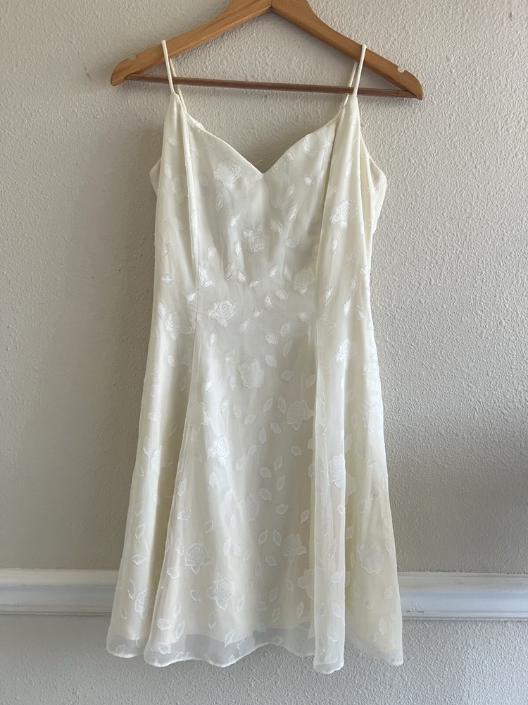 Maurices Vintage Romantic Floral Mini Dress Ivory Y2K Sweetheart LWD Bridal