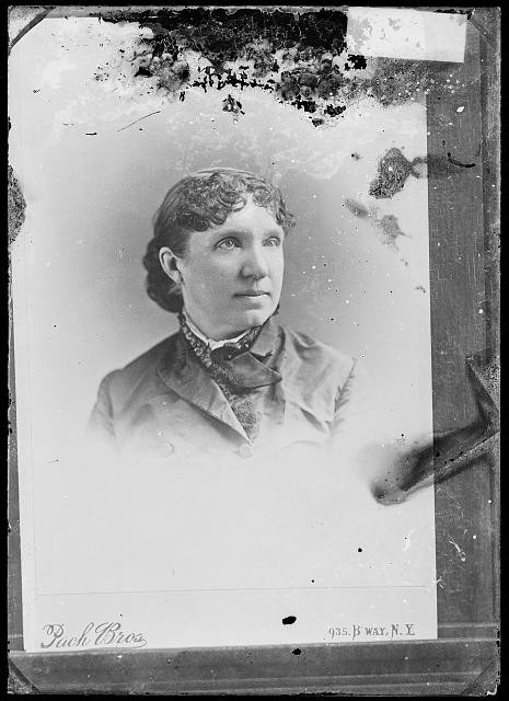 Photo:Victorian Woman Portrait Cabinet Card Unidentified 1873-1916