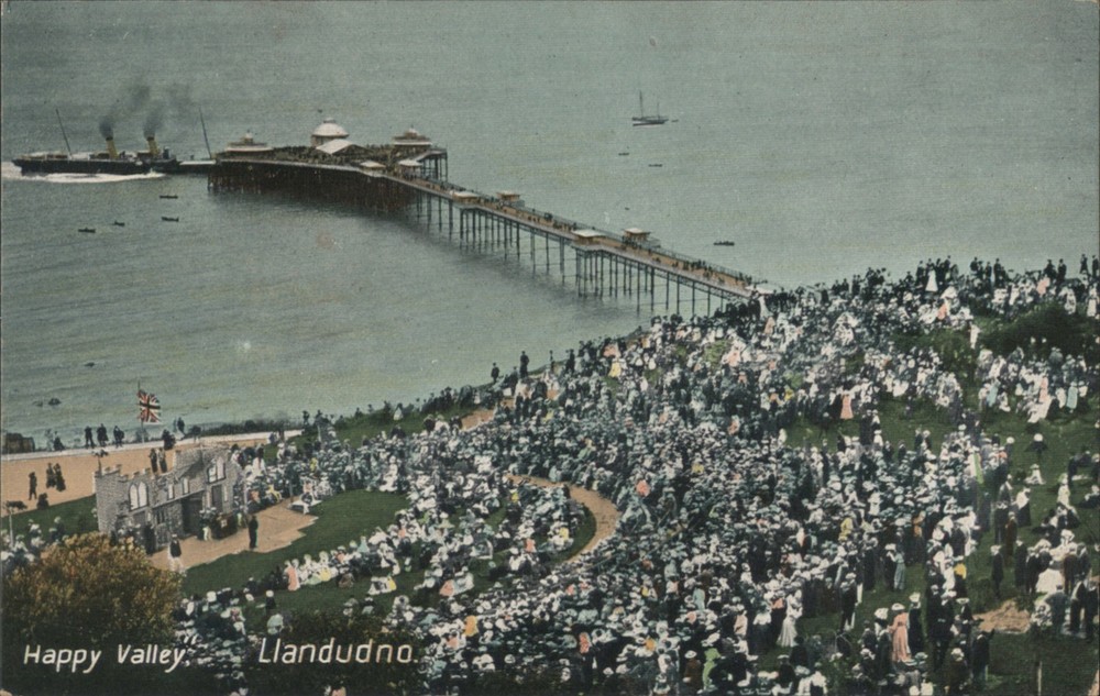 Wales Llandudno Pier,Happy Valley,Crowds & Ships Valentine's Series Postcard