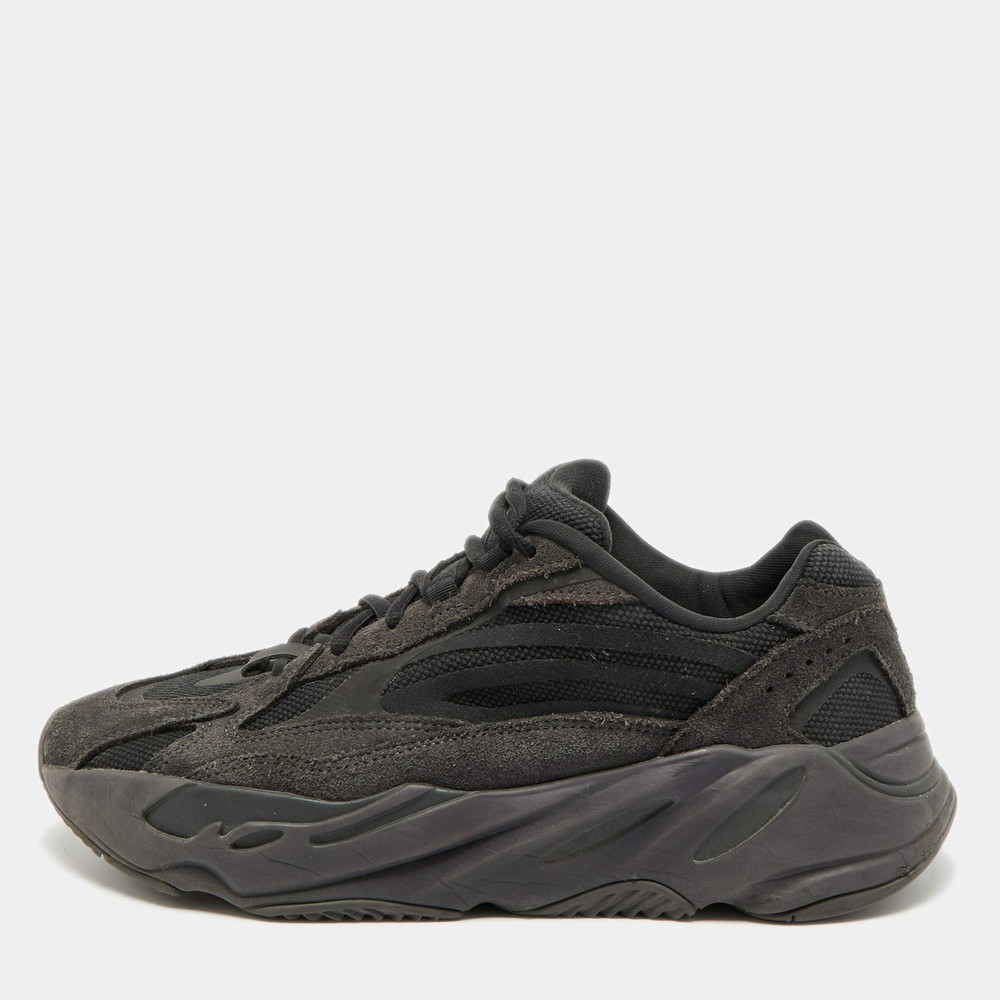 Yeezy x Adidas Boost 700 V2 Vanta Size 44 BlackGrey Canvas Suede Low Top