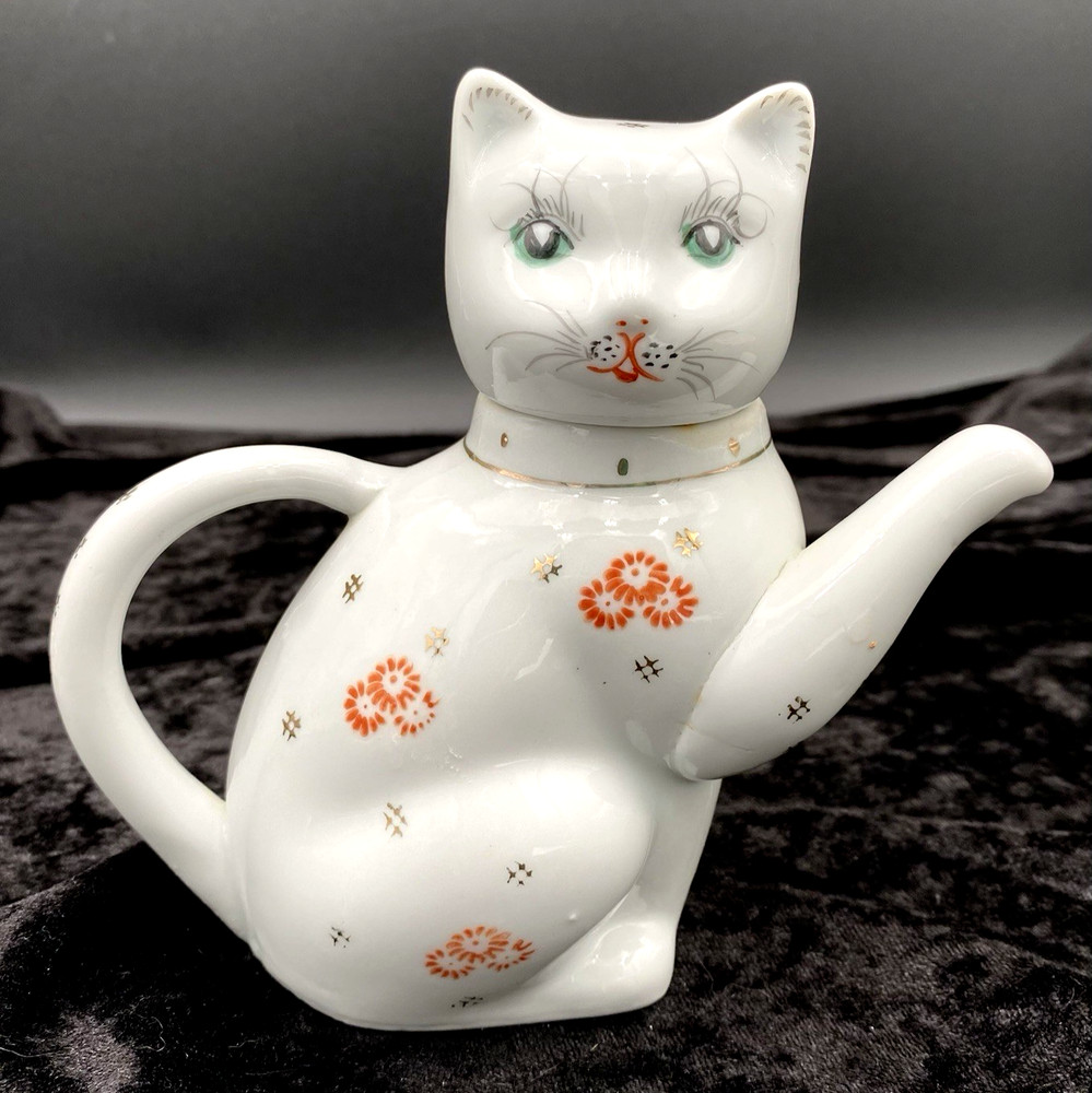 Vintage Lucky Cat/Waving Kitty Cat Porcelain Teapot, Gold Accents, 5.5