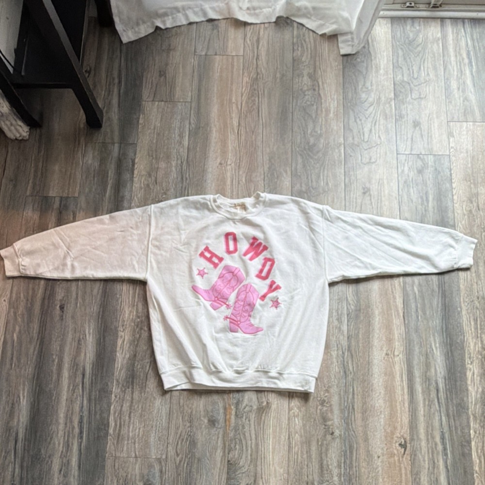 Altar'd State L/XL White Pink Pullover Sweatshirt Graphic 'Howdy' Cowboy Boots