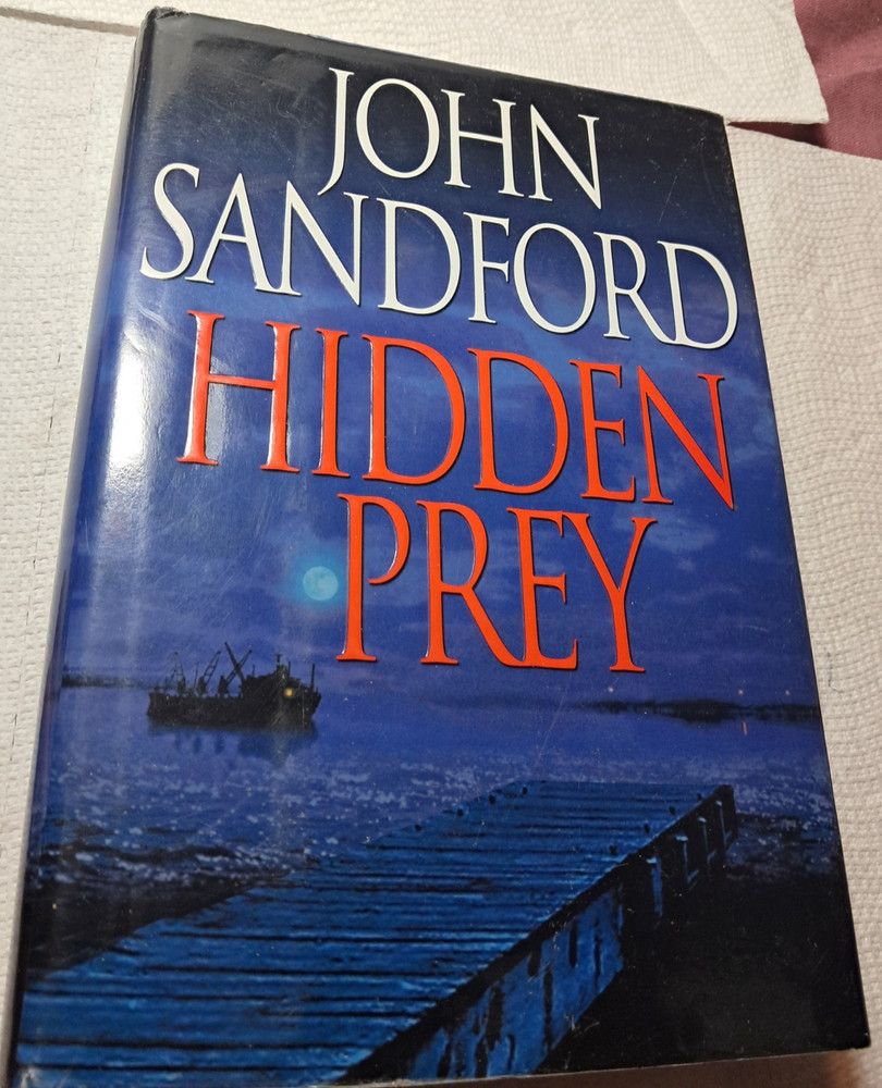 John Sandford Lucas Davenport Hidden Prey Mystery Detective 1st print HC 2004